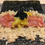 Suidoubashi Sushimitsu - とろたくとキャビアの手巻き寿司