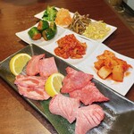 大衆焼肉ホルモン よっとこ - 