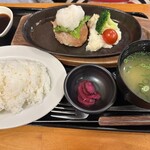 博多ワイン醸造所 竹乃屋 アミュプラザ博多店 - おろしハンバーグ定食　