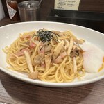 JINJIN - ■きのことベーコンのバター醤油温玉¥1,170