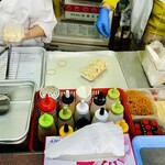こだまちゃん - 料理写真:冷凍庫(？)から出された“東京コロッケ 大”