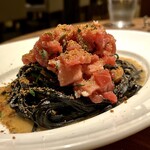 Trattoria DUE - 生マグロ中トロのタルタルとマグロの唐墨パスタ ¥3200