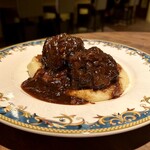 Trattoria DUE - 牛ホホ肉の赤ワイン煮込み ¥4500