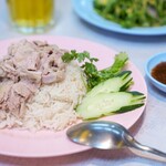 ข้าวมันไก่ (Khao Man Gai)