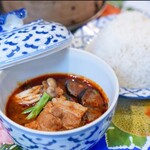 แกงป่า (pork and green bean curry)