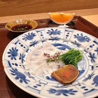 くずし 之助 - 【お造り】
                    舞阪産放血神経〆
                    天然虎河豚
                    グレープフルーツ塩 ぽん酢