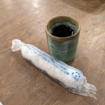 浜焼き海鮮居酒屋 大庄水産 - おしぼりとお茶