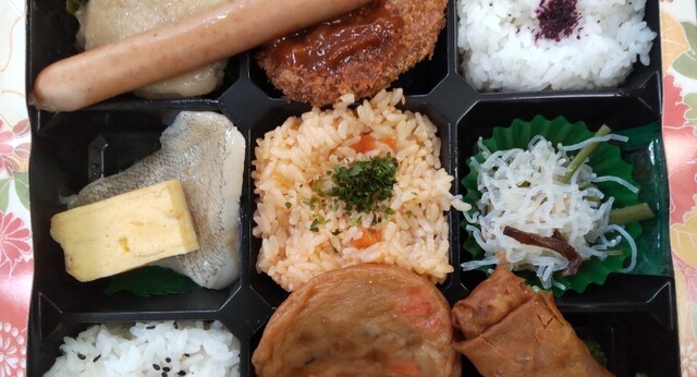 紅の花 - 楯山（弁当）の写真