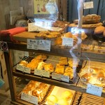 穂の香 - 料理 ショーケース 左