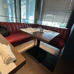 TWO ROOMS CAFE GRILL BAR - 店内