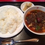 孔子餐店 - 四川麻婆豆腐735円＋ライス（大）210円