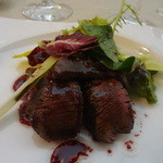 ベル･エポック - 蝦夷鹿　サラダのカシスソースも完璧　グレイト