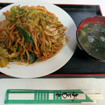 食堂花笠 - 焼きそば 600円