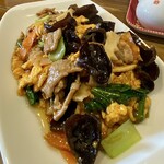 昌龍飯店 - 肉と卵と木くらげ炒め（小盛り）