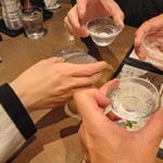 蕎麦人弁慶 - 日本酒の八海山で乾杯♪