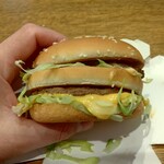 マクドナルド - ビッグマックを手に取りました (2024.04.09)