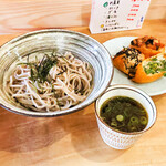 Inariya - ざる蕎麦、稲荷寿司 うなぎ、しそたくわん、ツナ