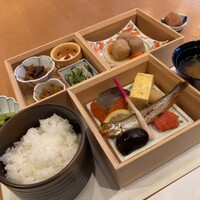 日本料理 からまつ - 斜めからパシャリ