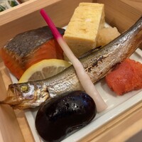 日本料理 からまつ - 一の重(焼魚2種【シャケ＆シシャモ】・厚焼きたまご・染め卸し・明太子)