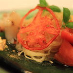 クッチーナ イタリアーナ ガッルーラ - 師崎産「本ミル貝」とトマトのエキスの冷製カッペリーニ