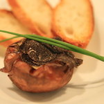 クッチーナ イタリアーナ ガッルーラ - オーブンで３時間岩塩包みで焼き上げた「玉ねぎ」のグラタン　トリュフの香り