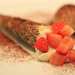 クッチーナ イタリアーナ ガッルーラ - マスカルポーネクレームといちごのコルネット　エスプレッソのジェラートと