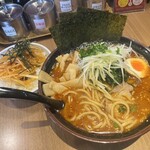Ginya - シビ辛味噌ラーメン 麺up＋サービス丼