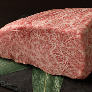 High quality and freshness◆The essence of meat is served with special salt and special brewed miso sauce