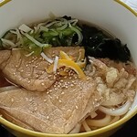 丸藤うどん - きつねうどん アップ