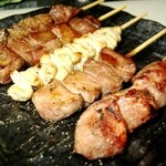 居酒屋 とんや 食肉市場直送 - 串盛5本セット