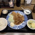 山東菜館 - 本日のおすすめ「生姜焼き定食」