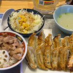 Hitokuchi Gyouza Sutoraiku - 焼餃子＆ルーローハン定食