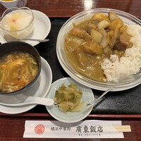 廣東飯店 - ランチ全景