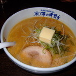 味の時計台 - 定番の札幌味噌バターラーメン(麺は固めに注文です)スープは豚骨ベースです。