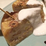 ハノイ・カフェ - 卵を使っていない生地でバナナが層になっています