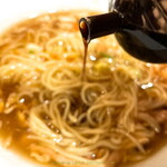 Shanhai Ryouri Keikien - 何口か麺を啜った後黒酢をかけて味変