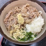 植田うどん - 肉うどん中　700円
            