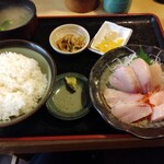 魚玉 - ブリ刺し定食  900円