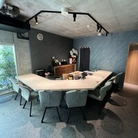 鮨 にっこ - カウンター7席(貸切時8席まで可能)