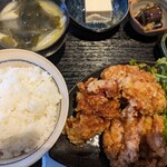 潤の珈琲 - 唐揚げ定食。1,000円