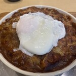 福岡丸ふじ - 料理写真:目玉焼きが上に乗った焼きカレー