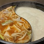 Shabuyou - 赤チゲ味噌でうどん、野菜を煮込み。帆立豆乳でしゃぶしゃぶ。