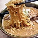 ラーメン 郷 - 麺リフト