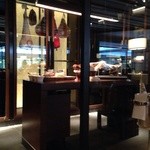 ラ・ロカンダ - ガラス張りの、チーズ庫♪