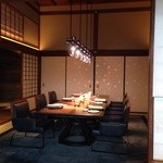 ラ・ロカンダ - レストラン内には、藤田財閥の創始者である藤田伝三郎の別邸として使われていた「夷川邸」、6人席(部屋代が必要です）