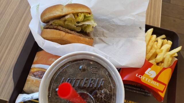 ロッテリア 郡山開成店 &ndash; 手軽に楽しむハンバーガーとセットメニュー