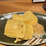 名古屋コーチン 一鳳 - コーチン玉子のだし巻き６８０円。出汁たっぷりの玉子焼きは、わりとしっかりした味付けですが、とても美味しかったです（╹◡╹）（╹◡╹）
