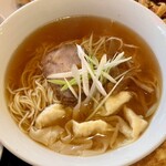 天鴻餃子房 - 海老ワンタン麺