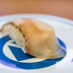 無添くら寿司 - 料理写真:2024.4 天然桜鯛湯引き一貫(115円)