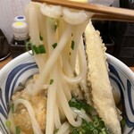 KAMAYOSHI - 麺はもちもちの中太麺